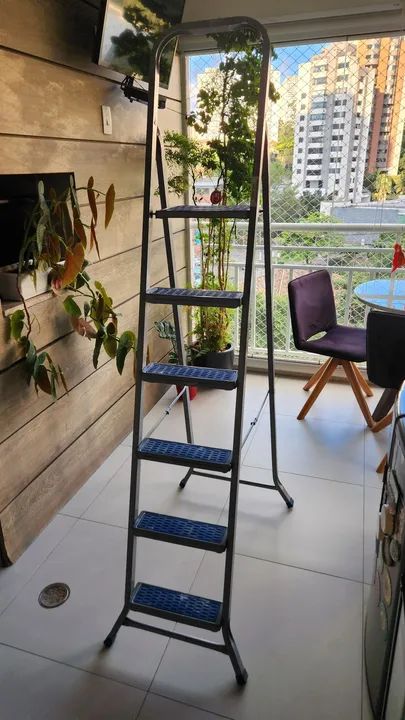 Escada de Alumínio 6 Degraus