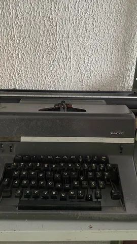 MÁQUINA DE ESCREVER/ FACIT