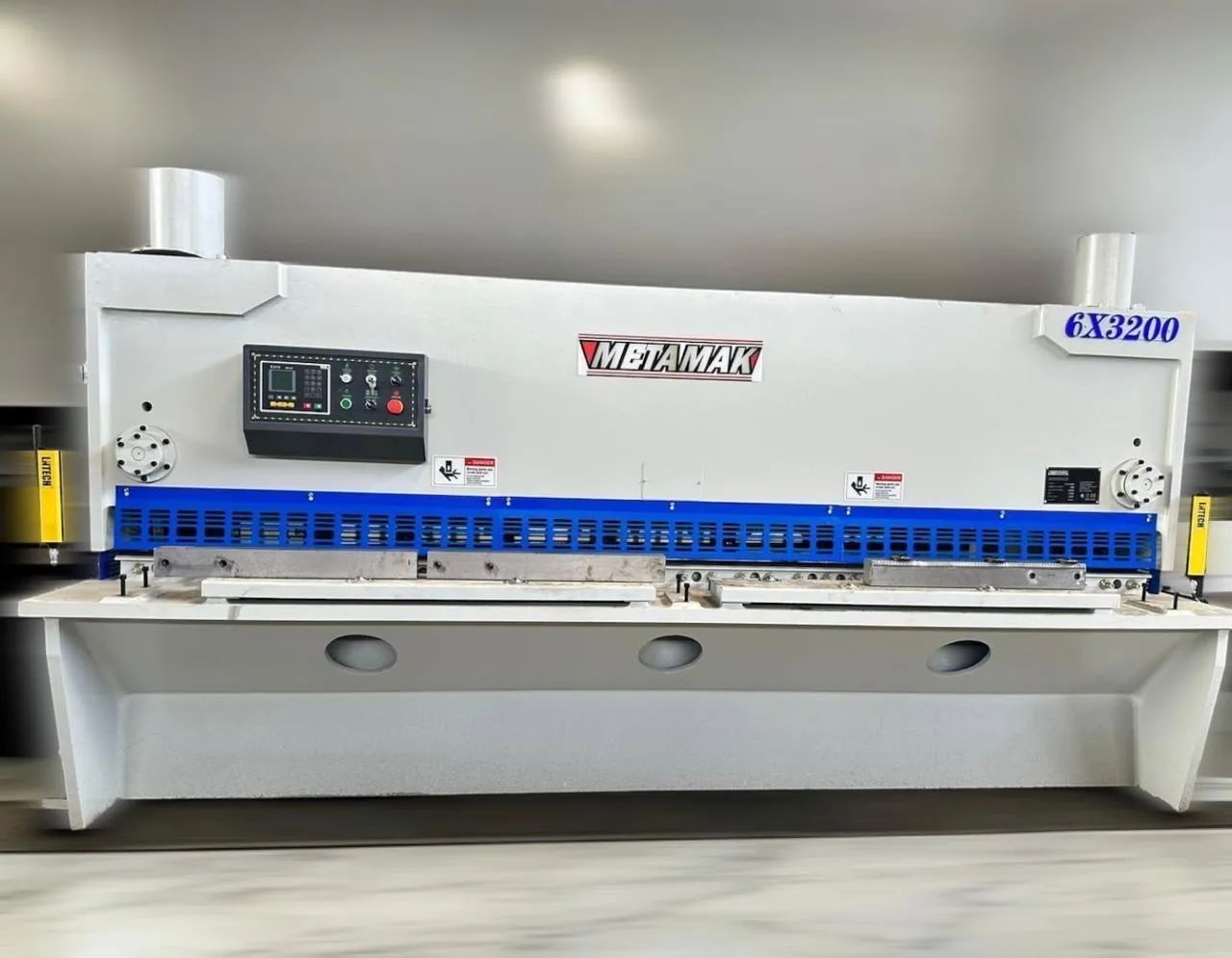 Guilhotina hidráulica METAMAK CN