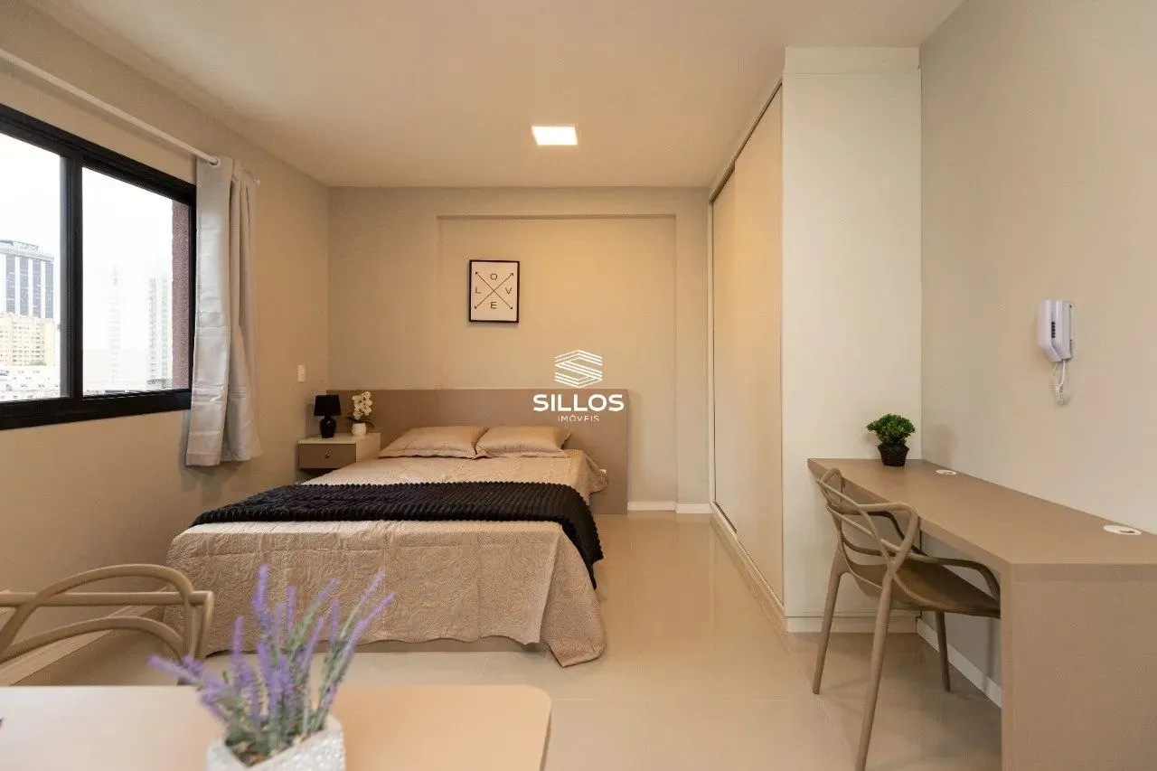 Studio com 1 suíte para alugar no Centro de Curitiba