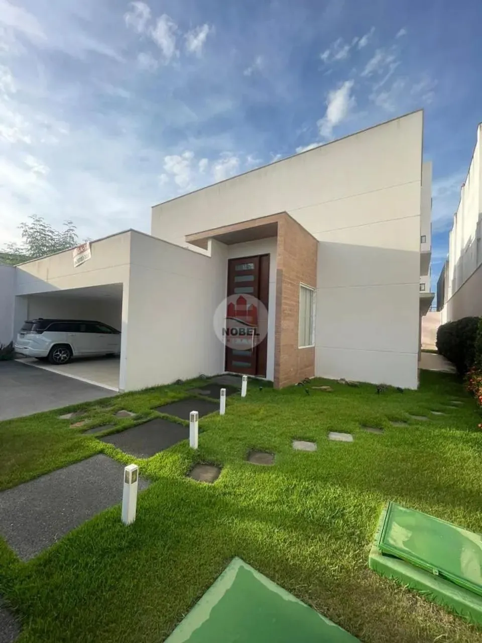 Casa comercial para locação no bairro Ponto Central em Feira de Santana. REF: 7941
