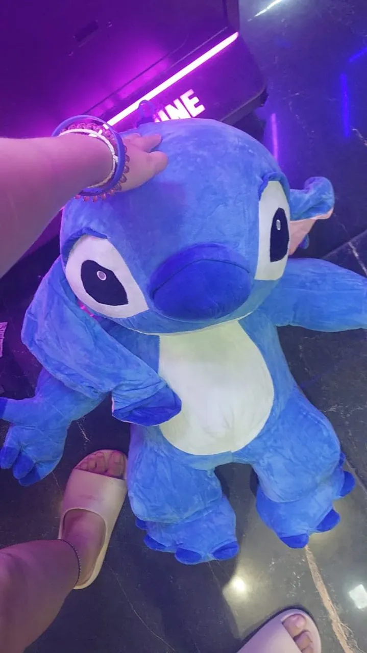 Pelúcia Stitch gigante