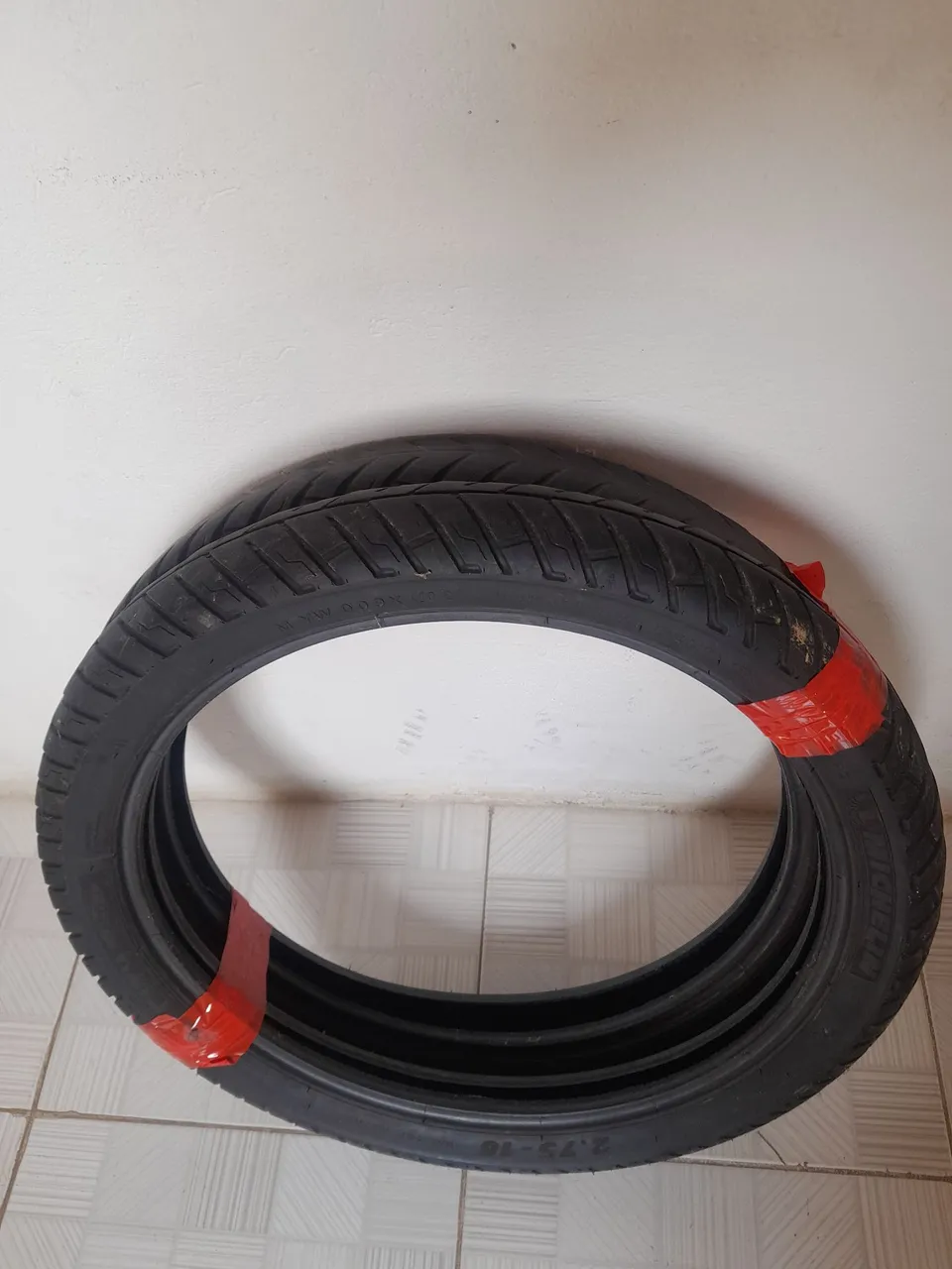 Pneus para Moto 2,75-18/ 90-90-18