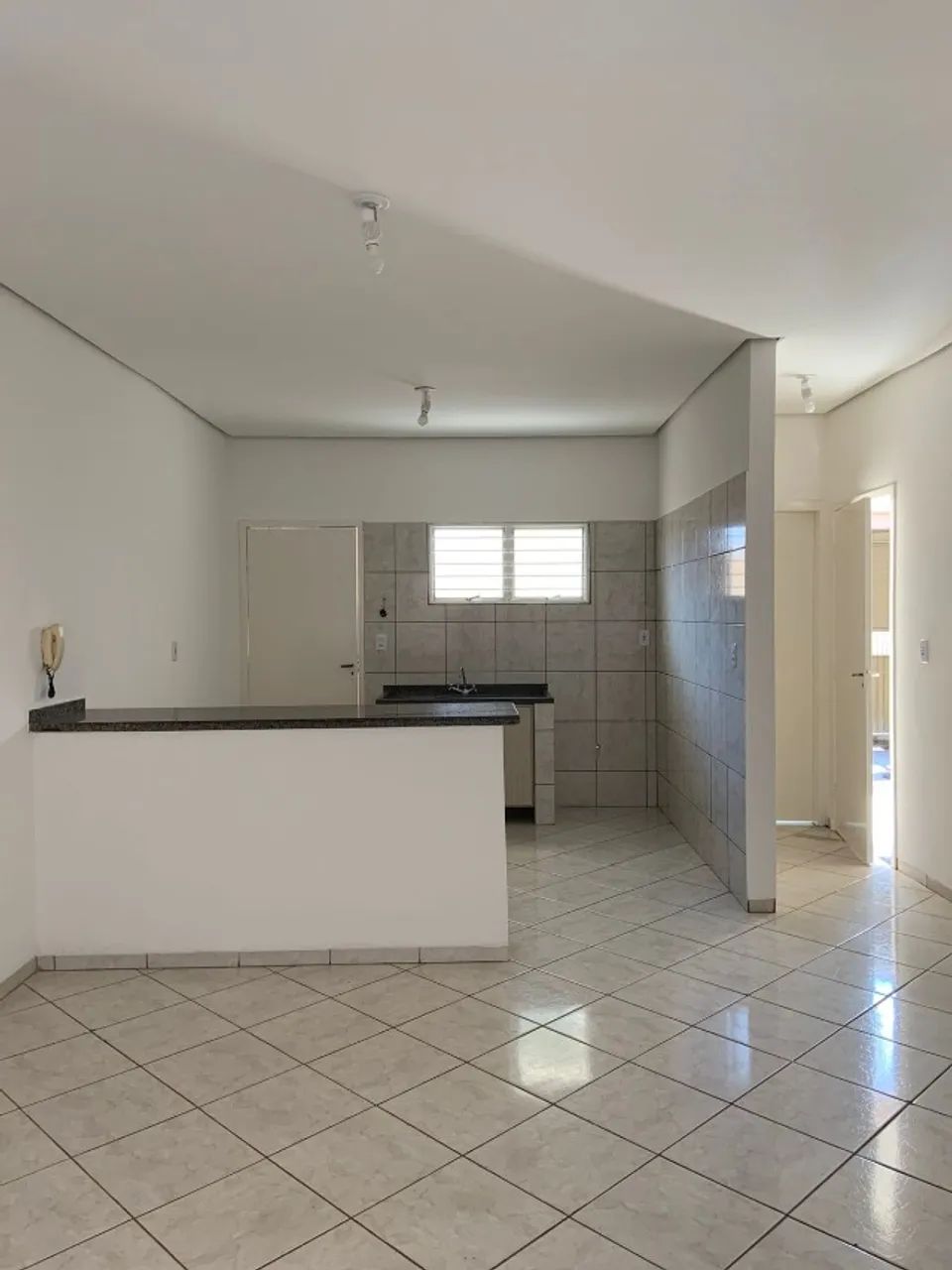 Alugo Casa 2 QTs Araguaína, St. Anhanguera - Foto 5