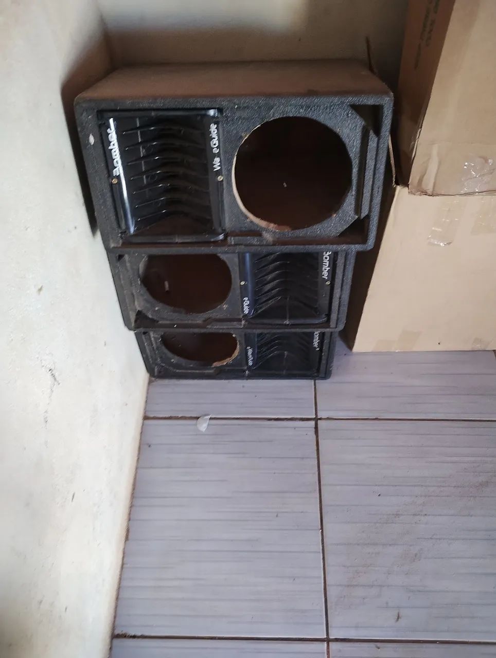 Vendo caixa LINE array 8 polegadas 64297412118401121