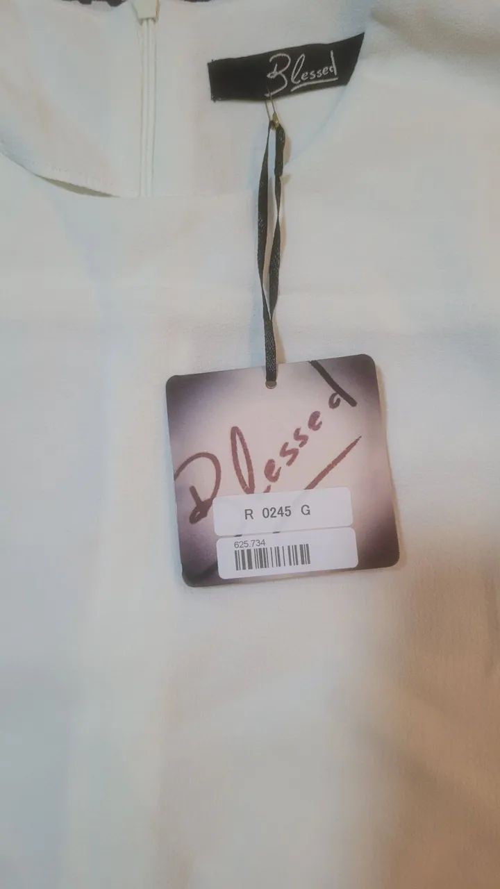 Blusa Branca com Detalhes nas Mangas - Foto 3