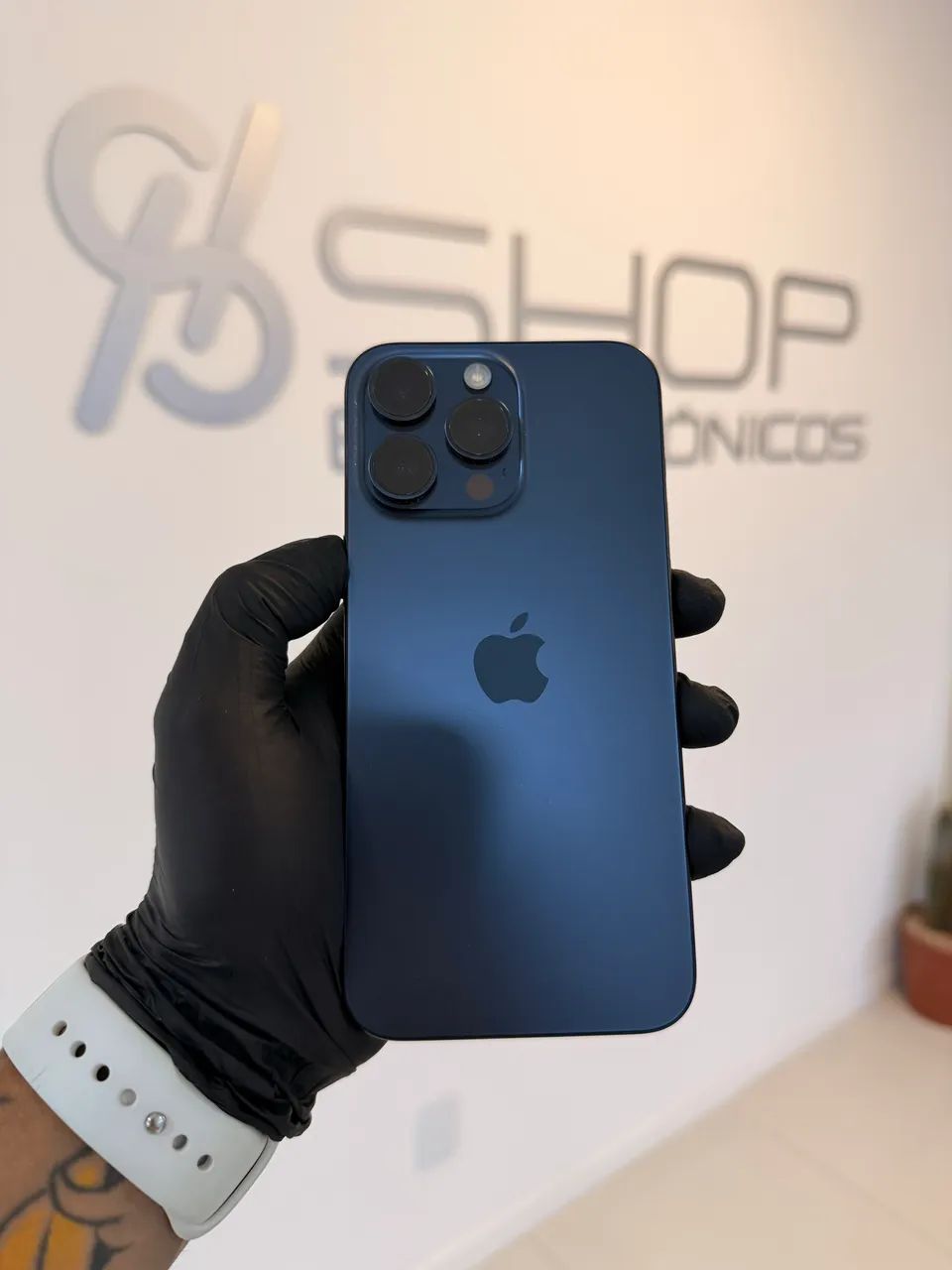 iPhone 15 Pro Max 256gb - Azul todo original - Celulares e