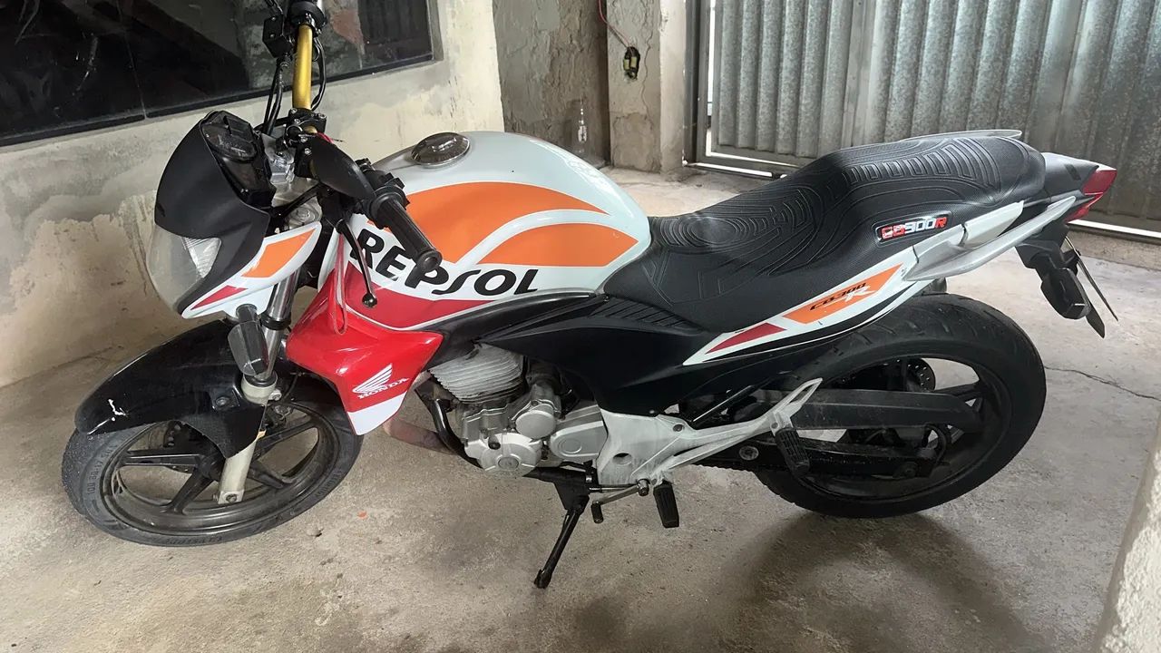 Vendo CB 300 2014