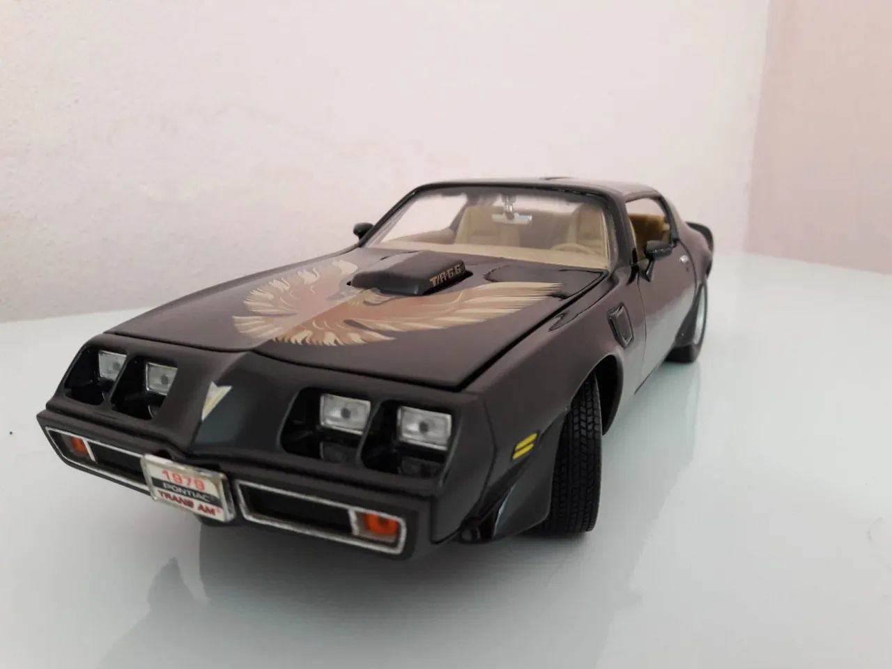 Miniatura vendo 2 Pontiac trans am escala 1/18