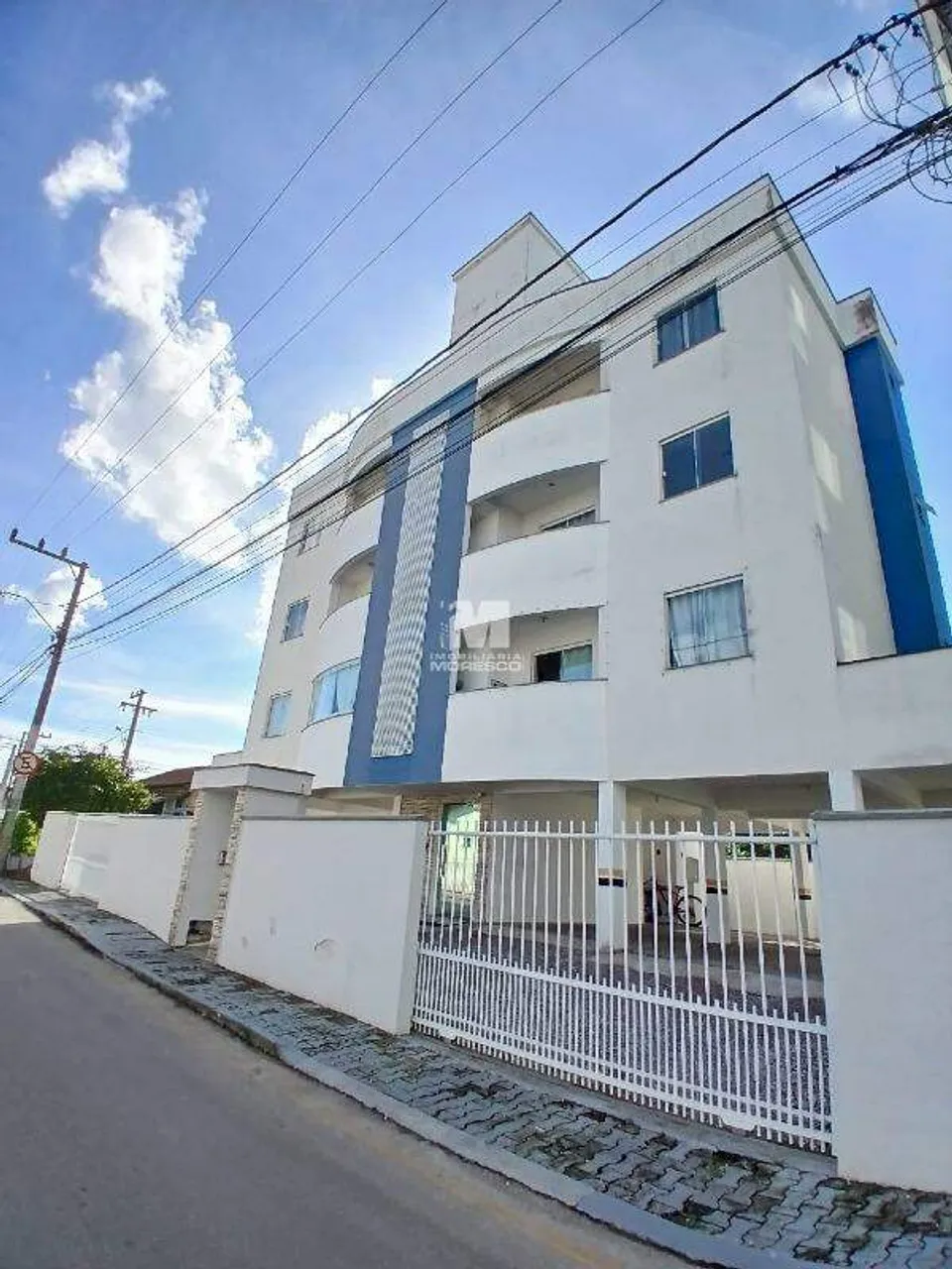 Apartamento mobiliado no bairro Santa Rita!