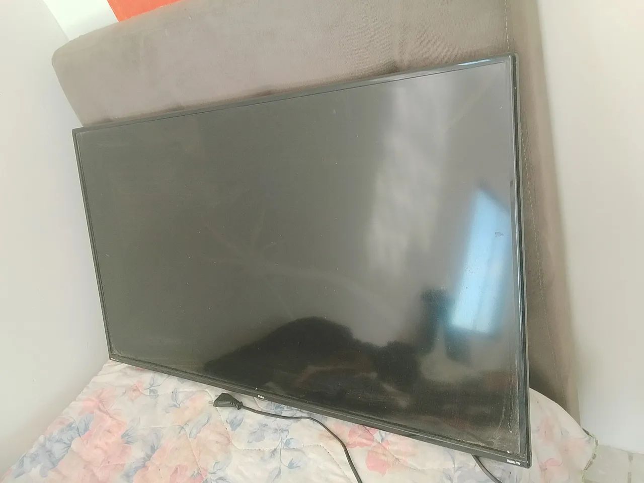 TV Philco 40plg. Trincada