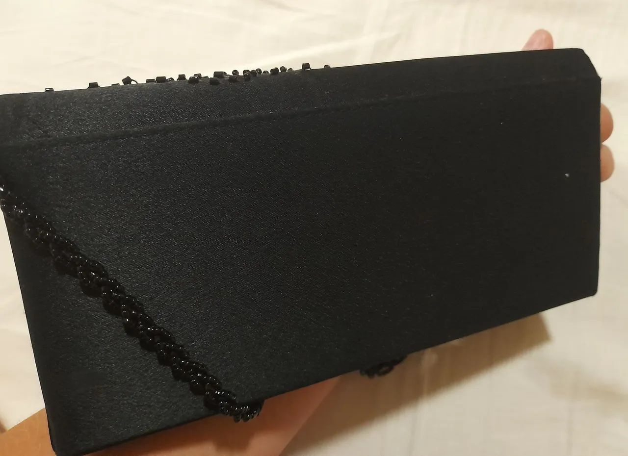 Bolsa de mão preta bordada - Foto 3