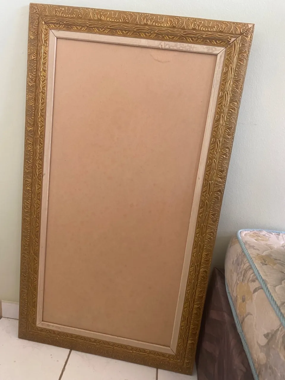Moldura dourada decorativa