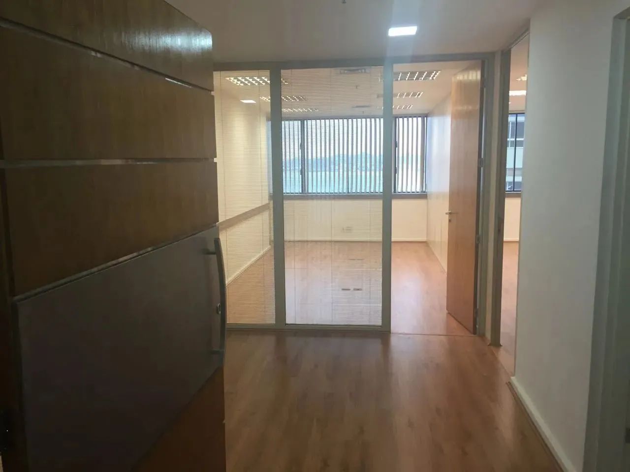 Sala/Conjunto, com 105 metros quadrado, no melhor do Centro. Em frente a estação do Metrô  - Foto 3