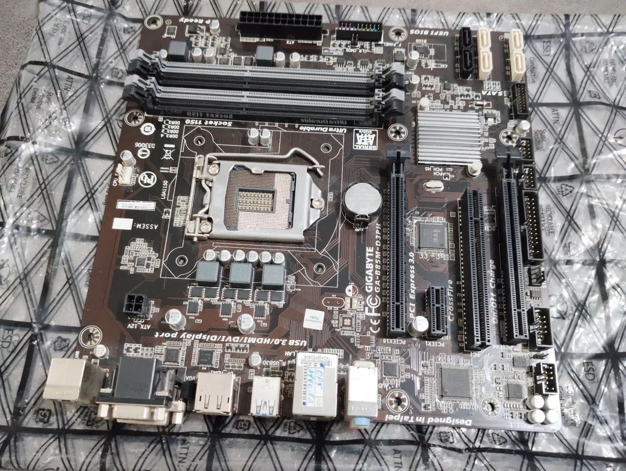 Placa-mãe TOP DE LINHA Gigabyte GA-B85M-D3PH LGA 1150 4 geração 