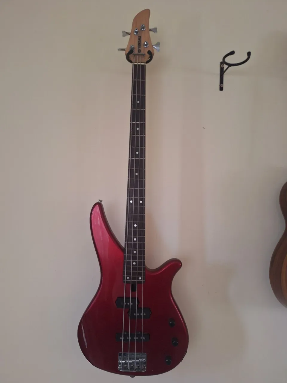 Baixo Yamaha