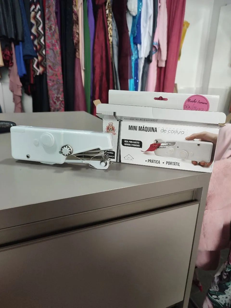 Máquina de Costura Portátil - Ideal para pequenos reparos! - Foto 4