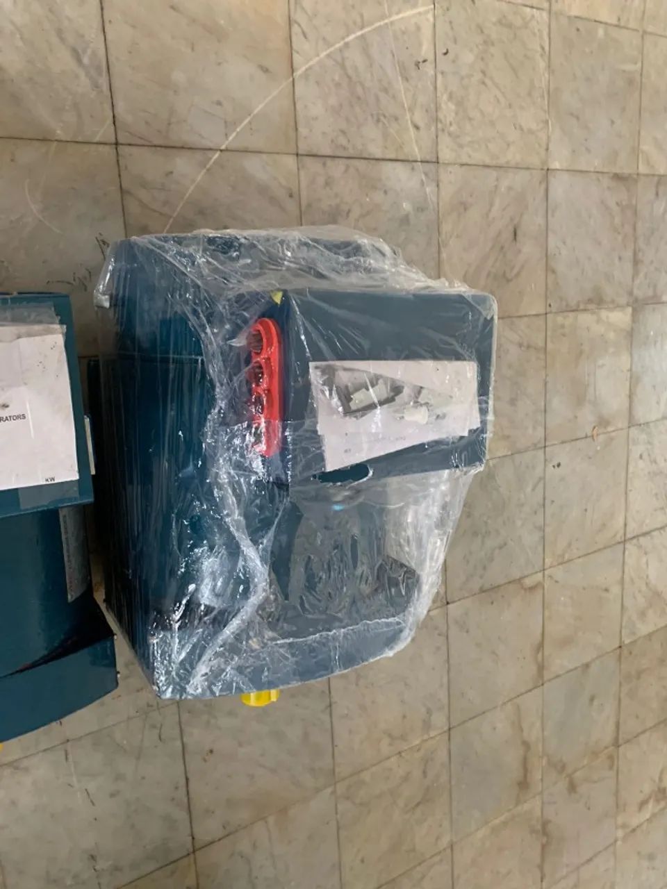 GERADOR (ALTERNADOR) ASSINCRONO TRIFÁSICO DE 25KVA64289079867265121