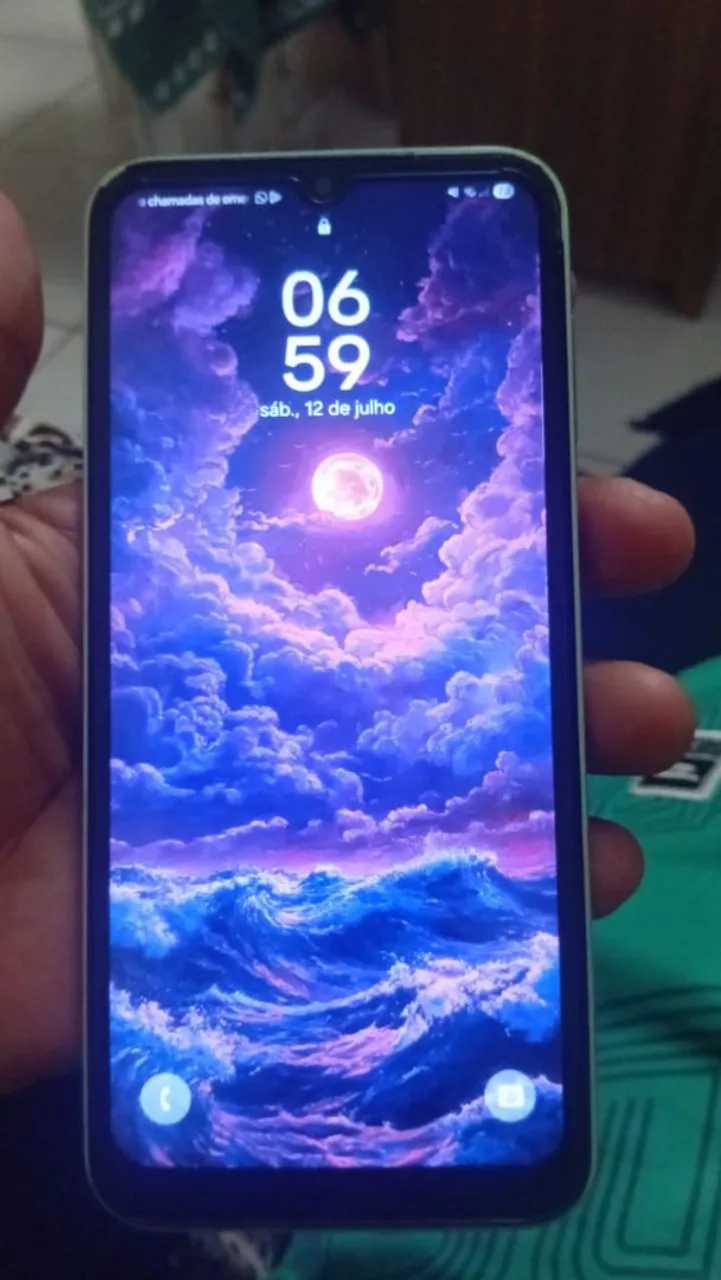 Vendo celular a14 com algumas marcas de uso mais todo original com película 3d e capinha 