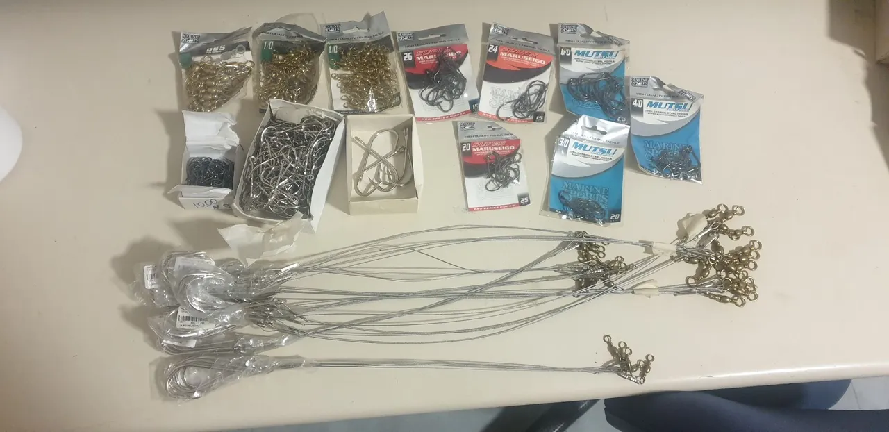 Anzóis e Giradores para Pesca