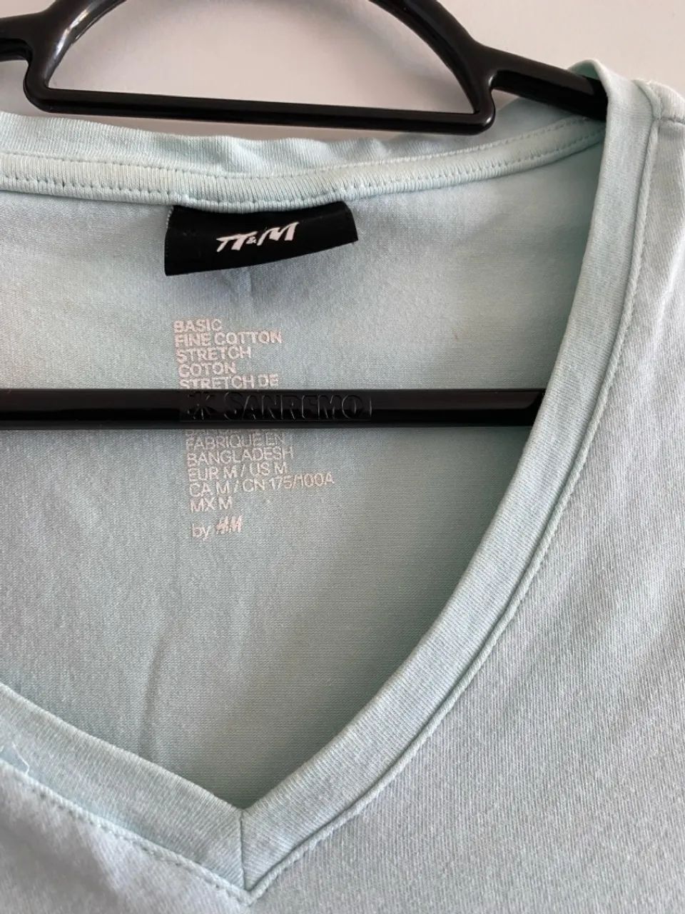 Camiseta V-Neck Azul Claro - Foto 3