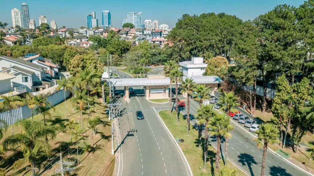 SANTANA DE PARNAíBA - Casa de Condomínio - Alphaville 03