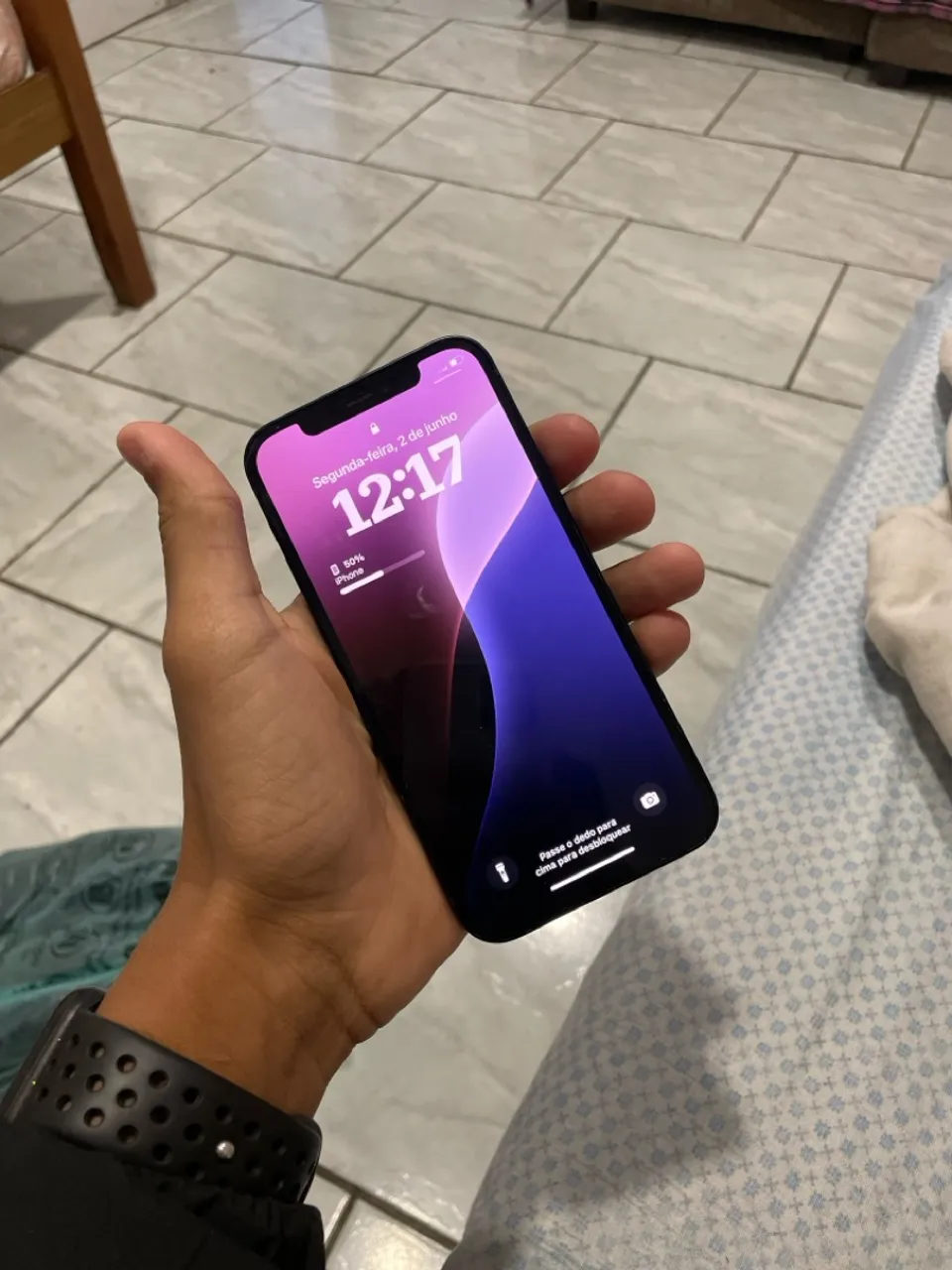 iPhone 12 COM DEFEITO