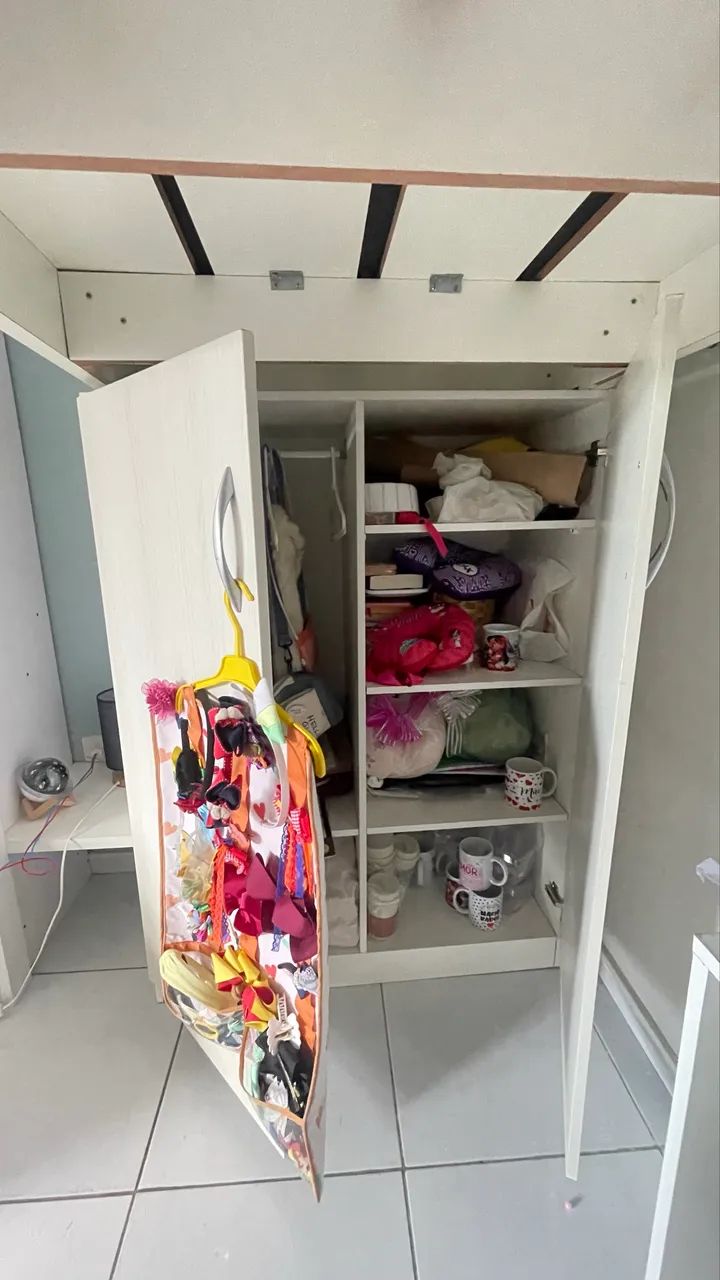 Cama Alta Funcional com Guarda-Roupa e Escrivaninha. Completa e Moderna! - Foto 6