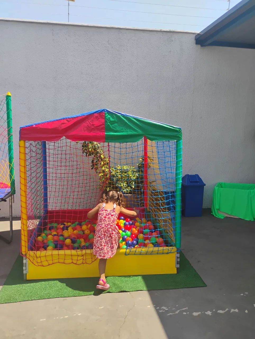 Alugamos brinquedos para festa e eventos, temos pula pula, piscina de bolinha, e outros  - Foto 5