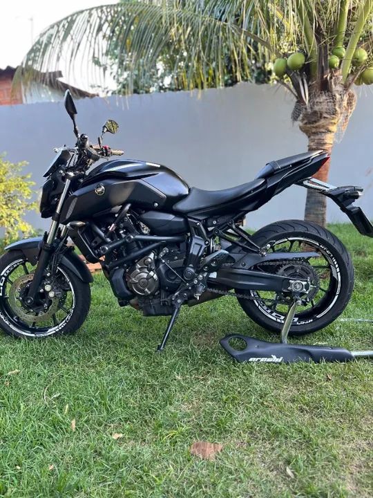 YAMAHA MT-07 