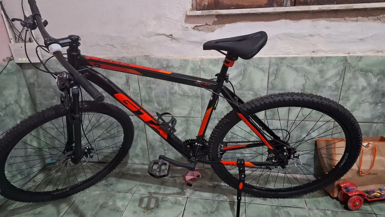 Bicicleta GT aro 28. Utilizada somente uma vez. - Foto 3