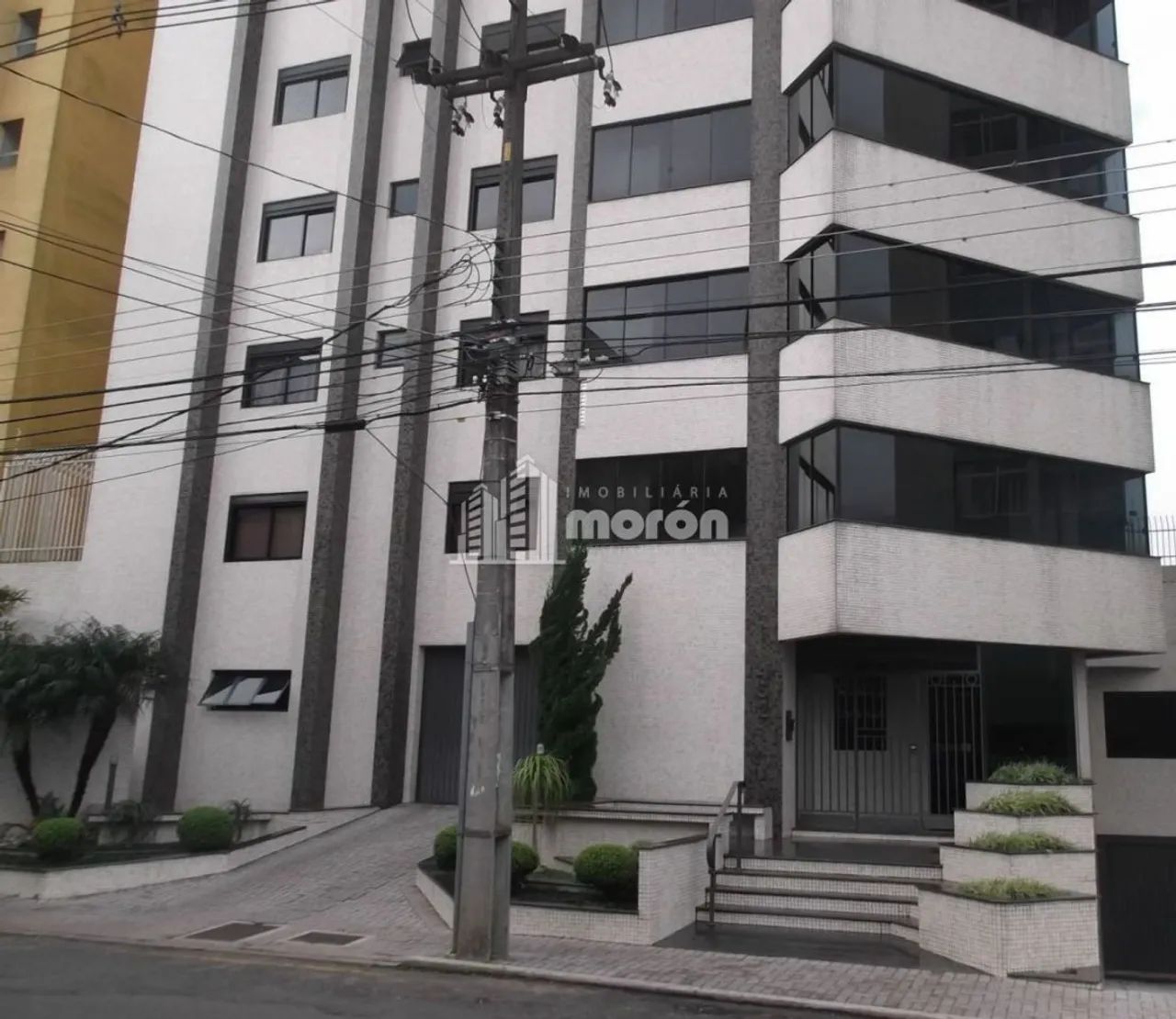 APARTAMENTO À VENDA NO CENTRO - EDIFÍCIO DE LEON