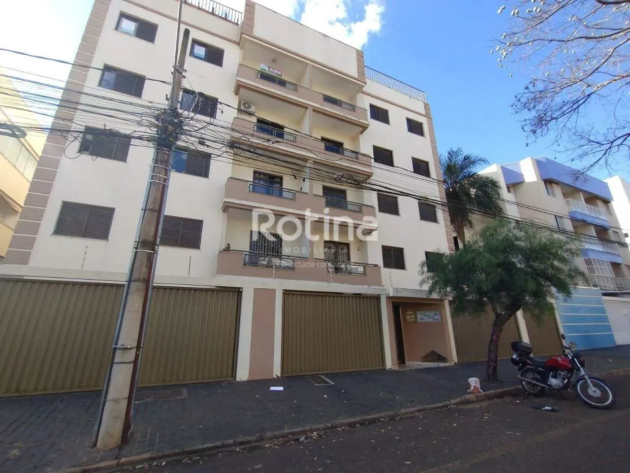 Apartamento para alugar, 3 quartos, Santa Mônica - Uberlândia/MG - Rotina Imobiliária