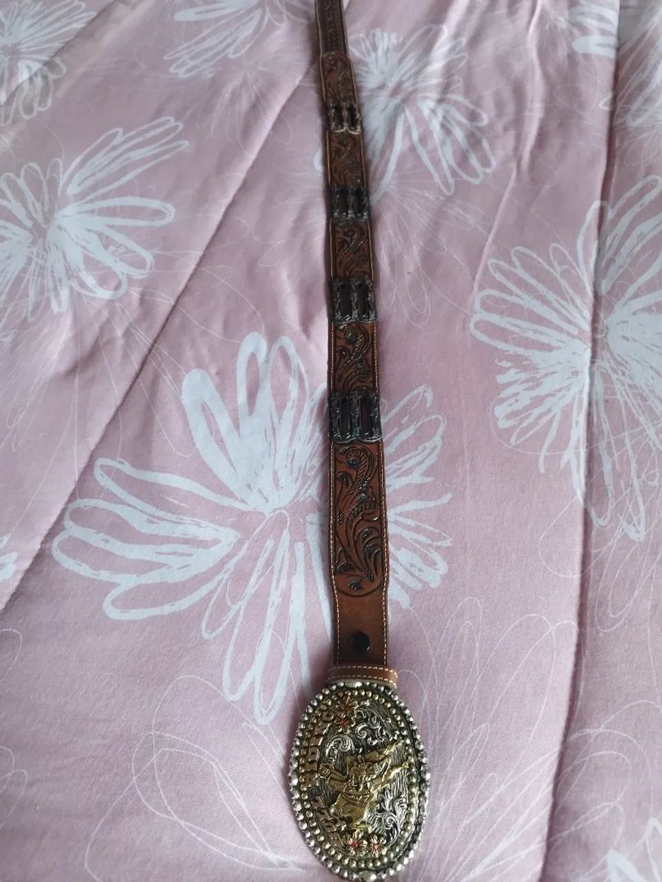 Vendo cinto em puro couro com fivela cromada - Foto 3