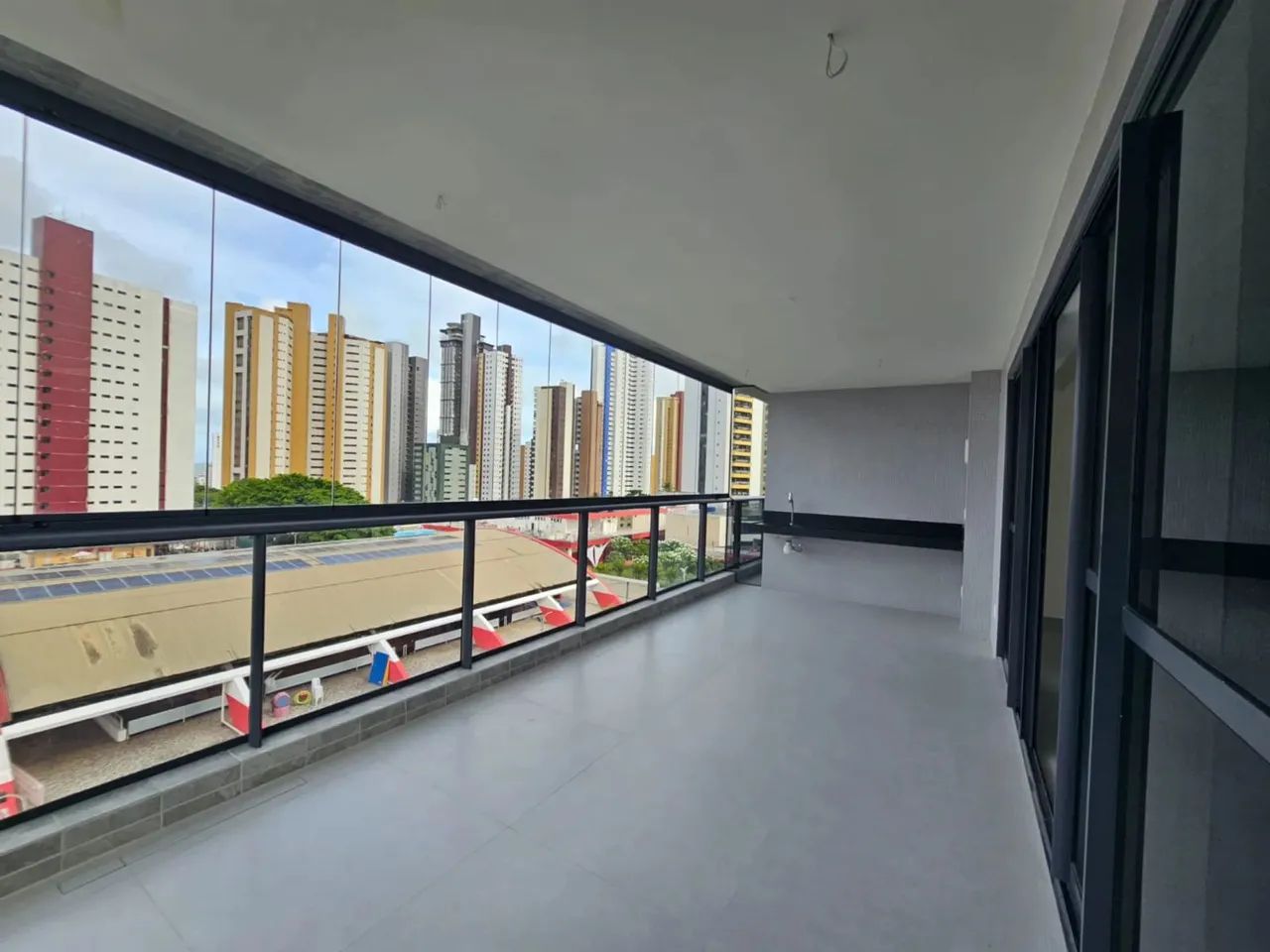 Eco Premium - Miramar - 01 por andar - 206m² - 04 suítes + DCE - Andar baixo- Linda vista  - Foto 5