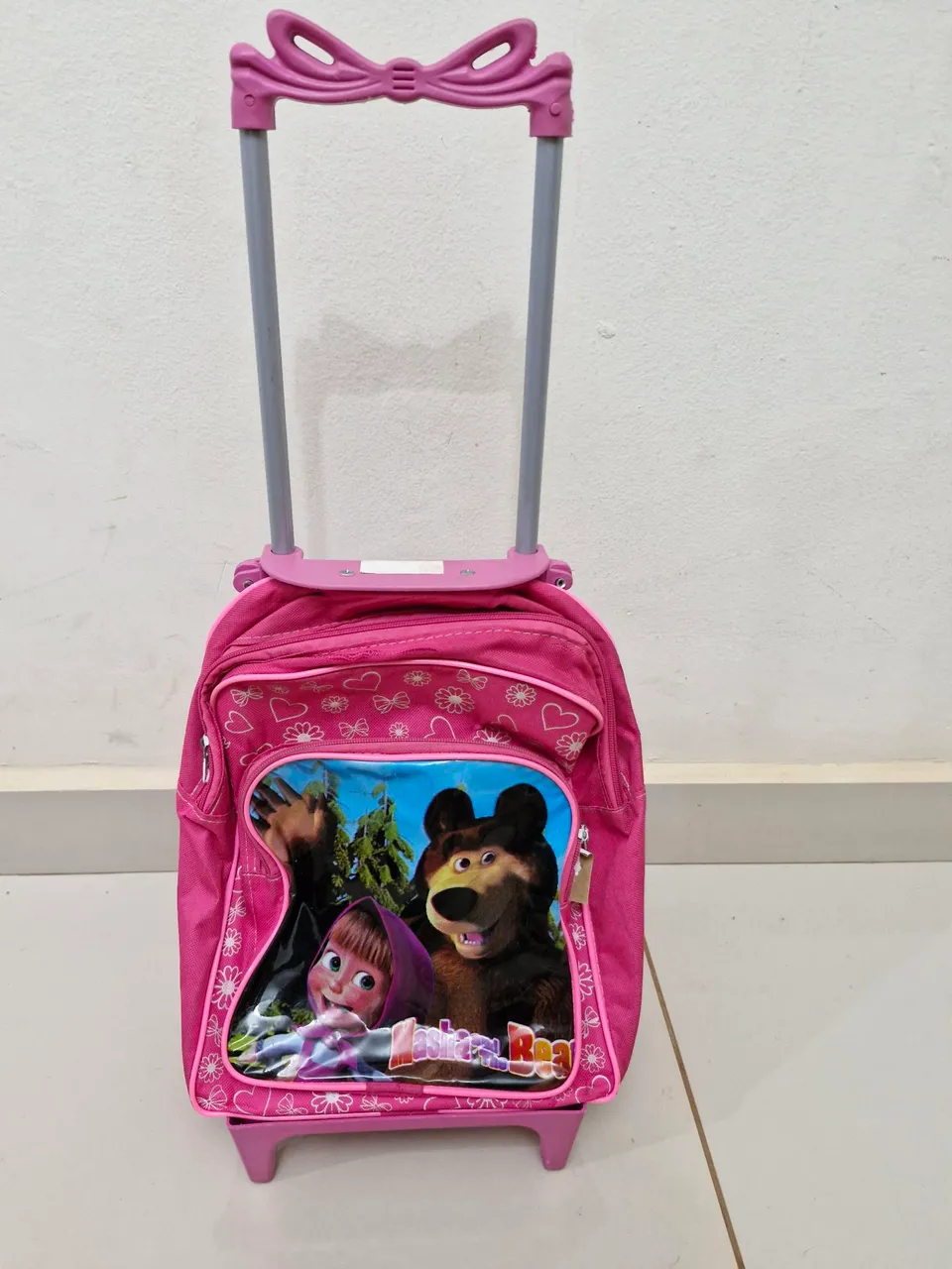 Mochila de rodinhas infantil Masha e o Urso