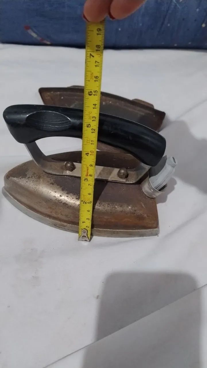 Ferro elétrico antigo com base - Foto 4