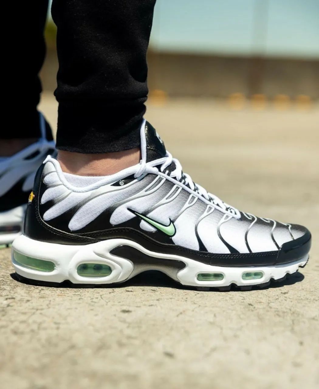 Nike Air Max TN Masculino Branco/Preto