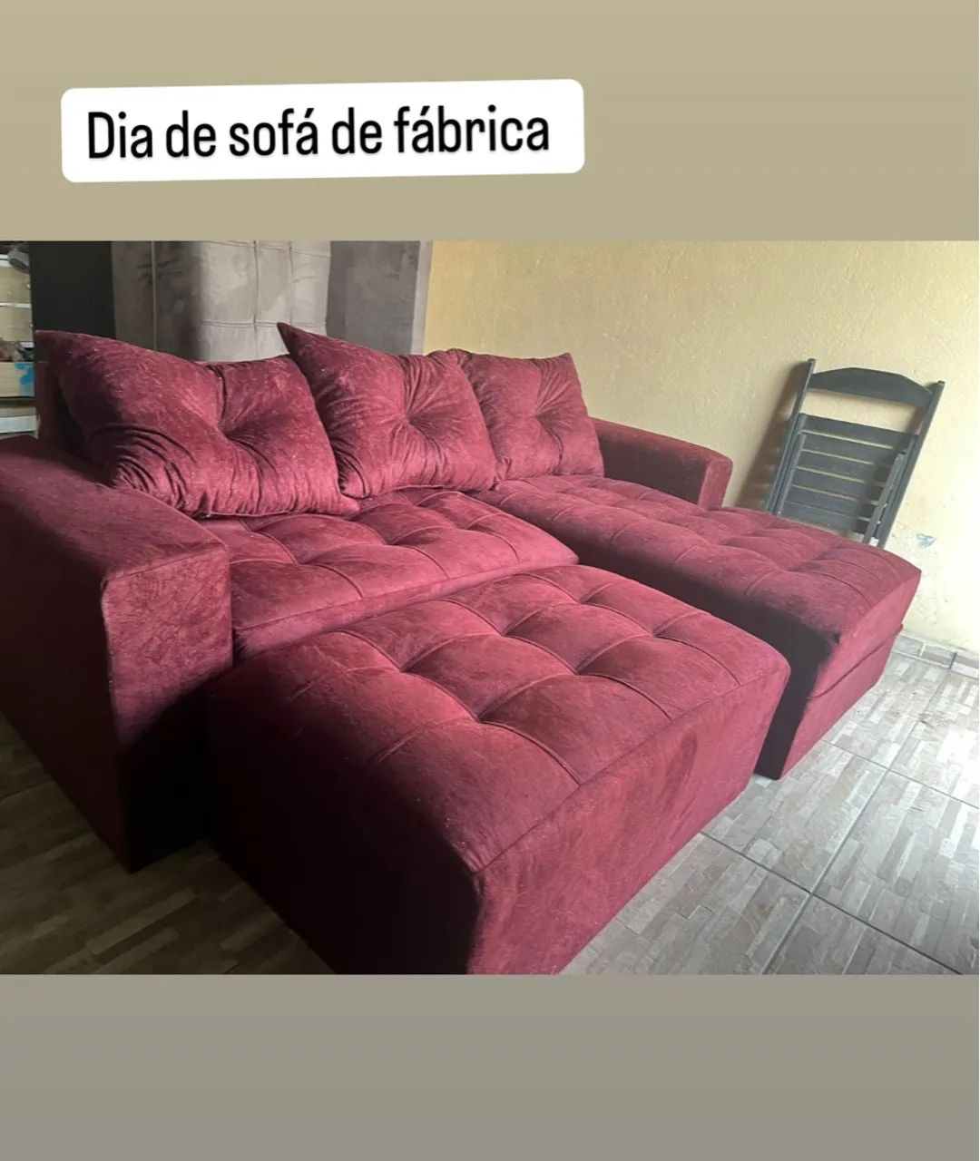 SOFÁ . No tecido suede 