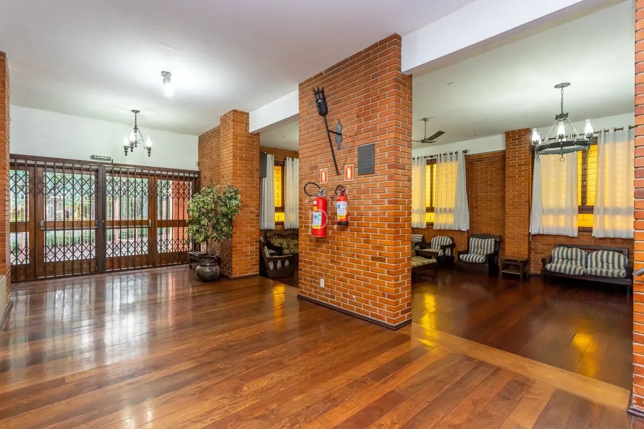 Venda de Prédio Comercial em Porto Alegre-RS, bairro Cristal com 481m² Área Const. e 4079m - Foto 2