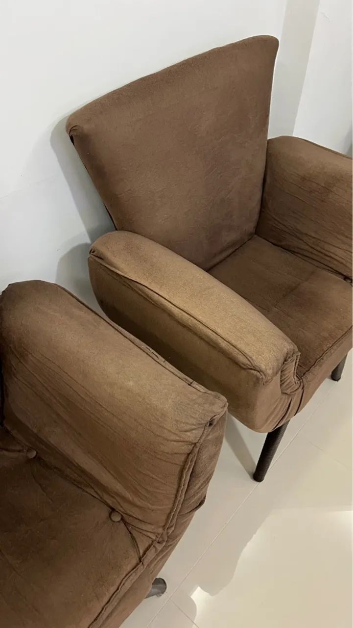 Par de Poltronas Decorativas Marrom em Suede - Foto 2