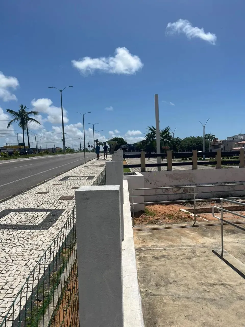 Imóvel para aluguel tem 590 metros quadrados em Ponta Negra - Natal - RN