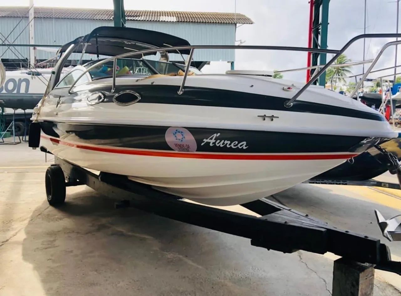 Lancha Evolution 26 cabinada  - Foto 8