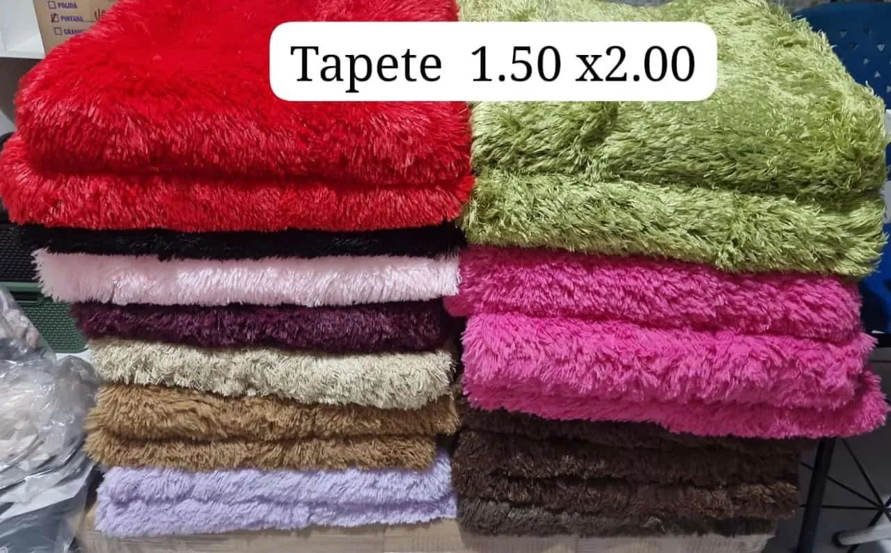 02 Tapetes peludos grande por R$300,00 no pix