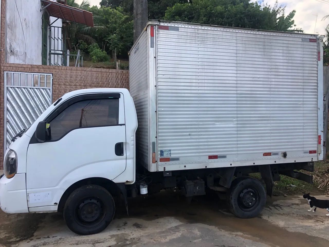 Faço carreto em Simões Filho e regiões. 