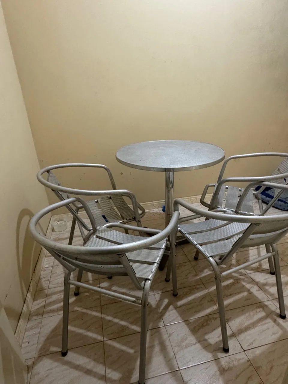 Mesa Inox com 4 Cadeiras - Ideal para Sítio, Varanda e Descanso