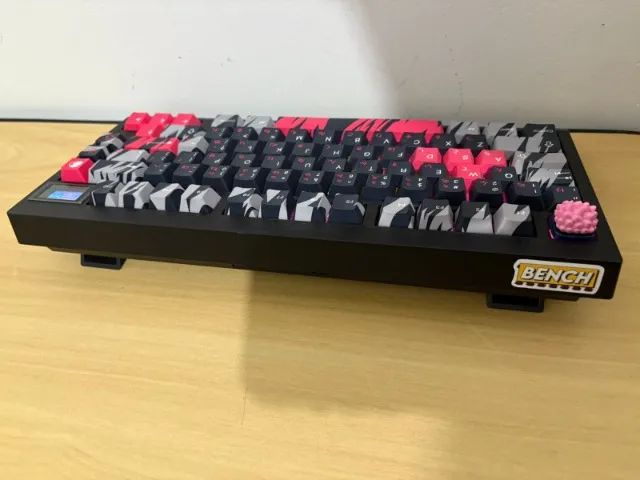 Teclado com Tela Gamer Mecânico Custom GMK 81 - Foto 2