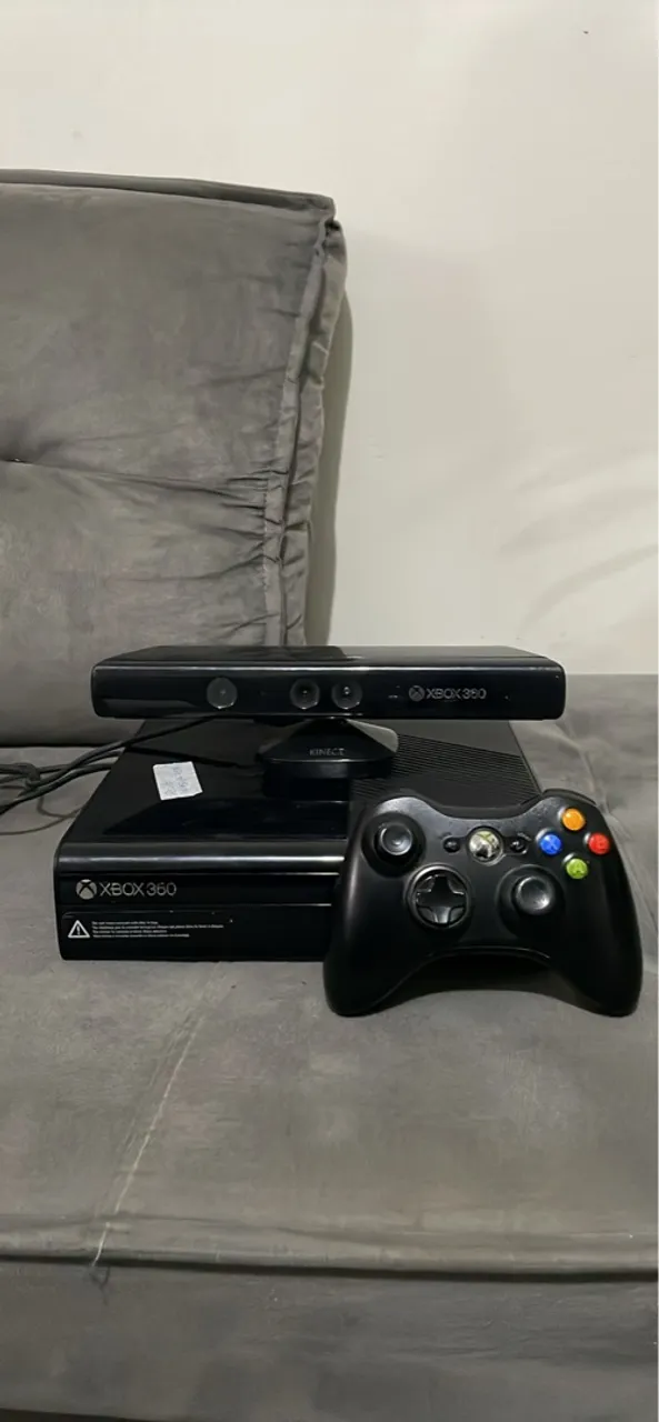 Xbox 360 com Kinect e Controle