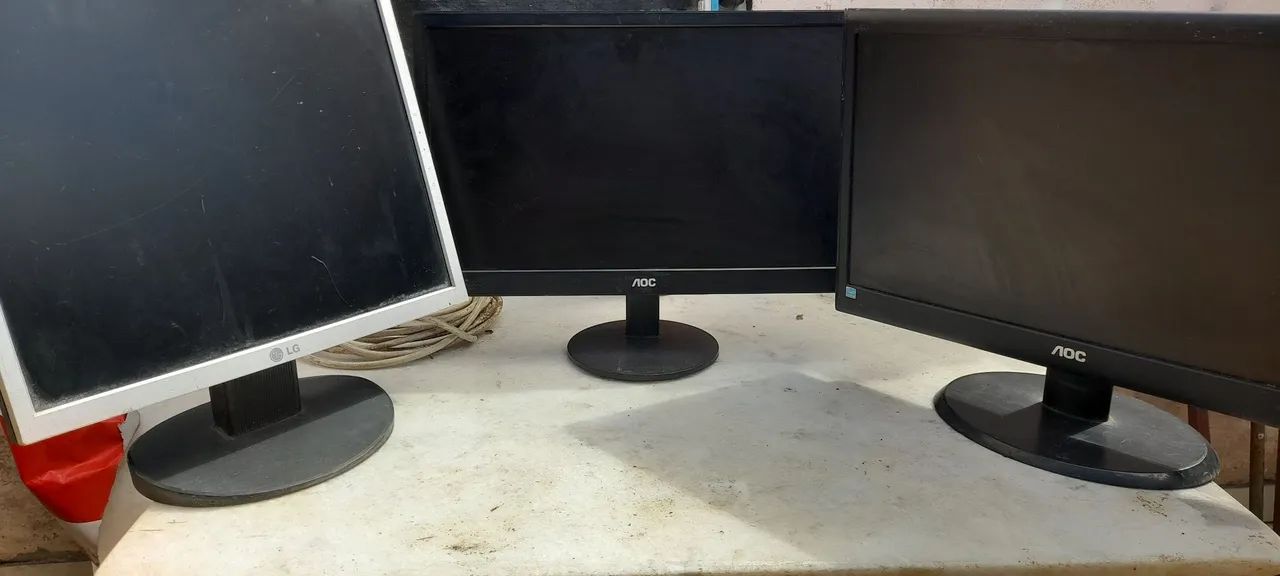Vendo 3 Monitores com defeito 