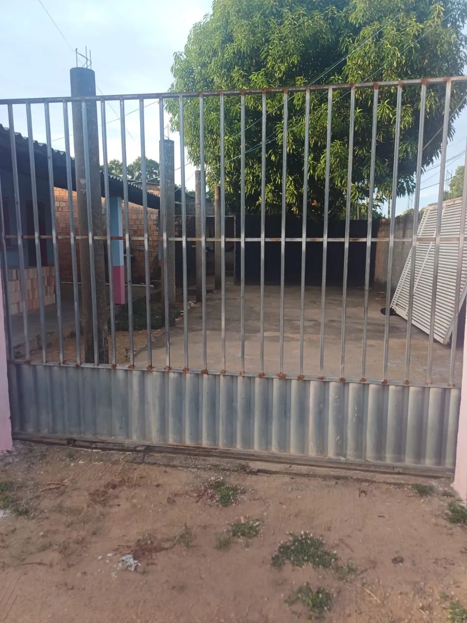 Portão galvanizado e porta  - Foto 2